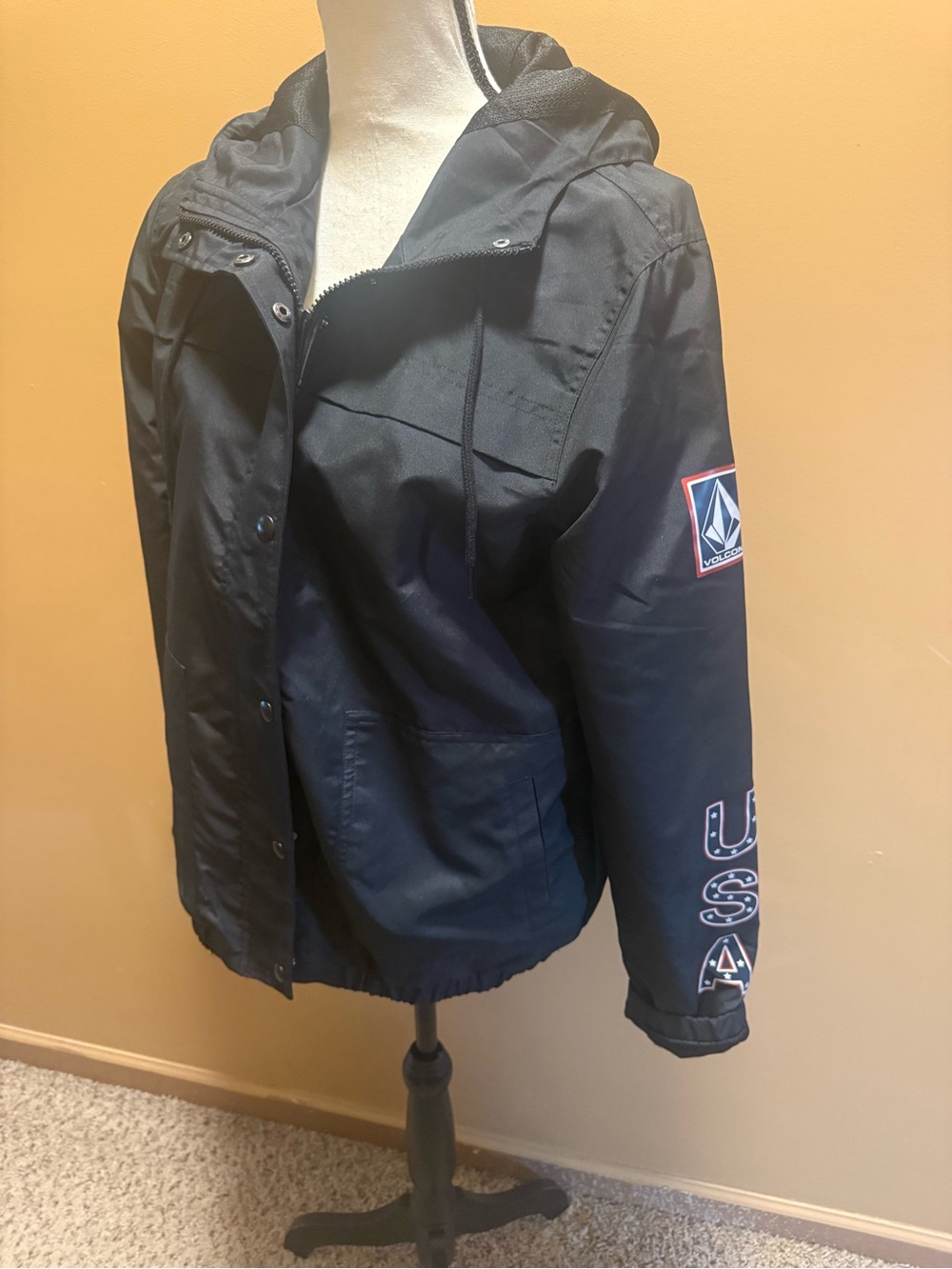 Women’s Volcom Black USA Olympic snowboard team USST windbreaker Hooded Jacket